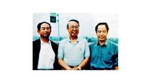 楊金泉、劉俊謙與聯(lián)合國副秘書長的合影